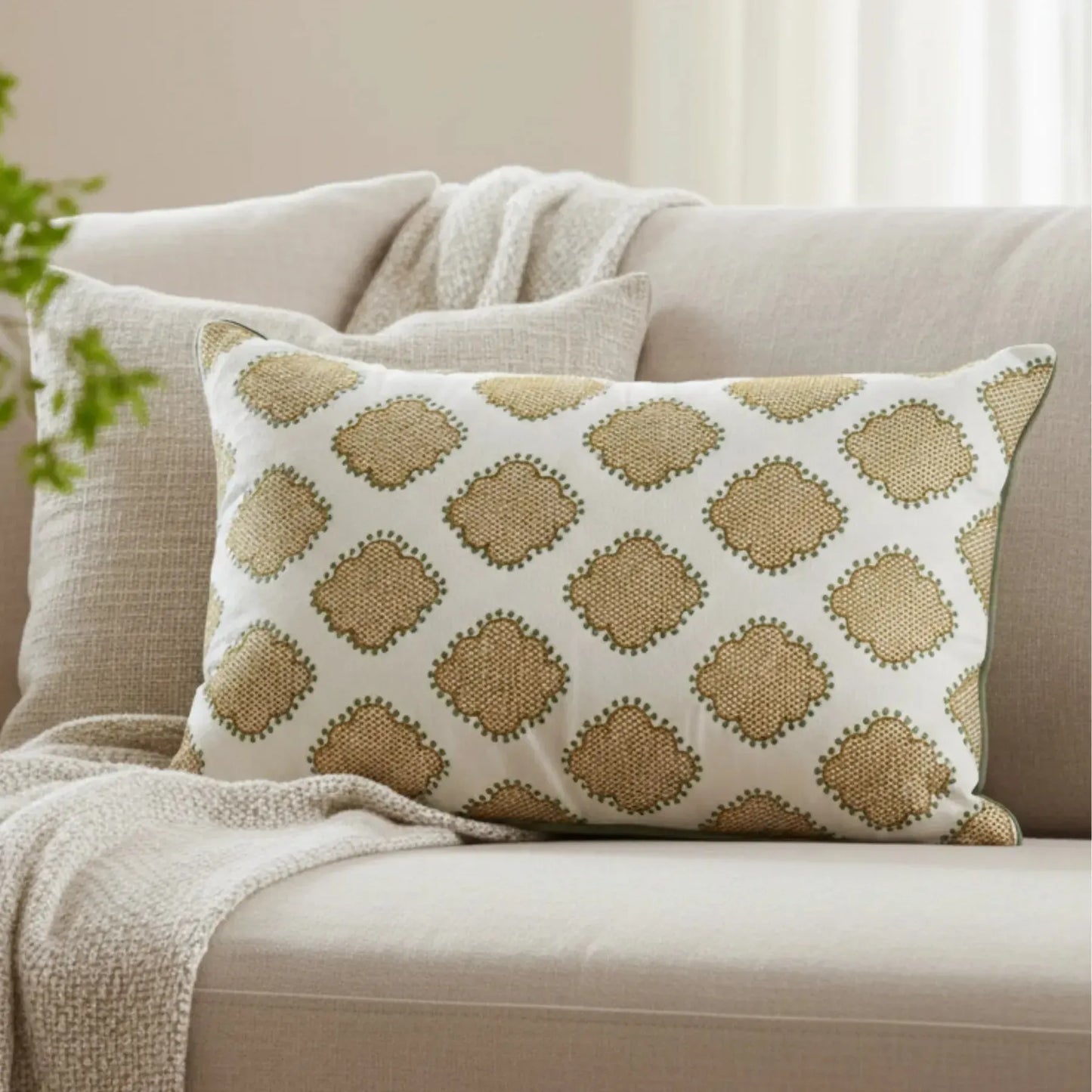 Almofada Sarja Cru 35x52 Bordado Verde Fino Indiano Taj