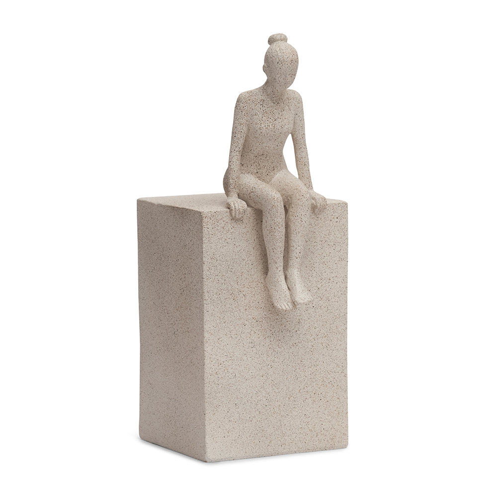 Escultura Mulher em Poliresina Areia Alma Mart 26x10x13cm