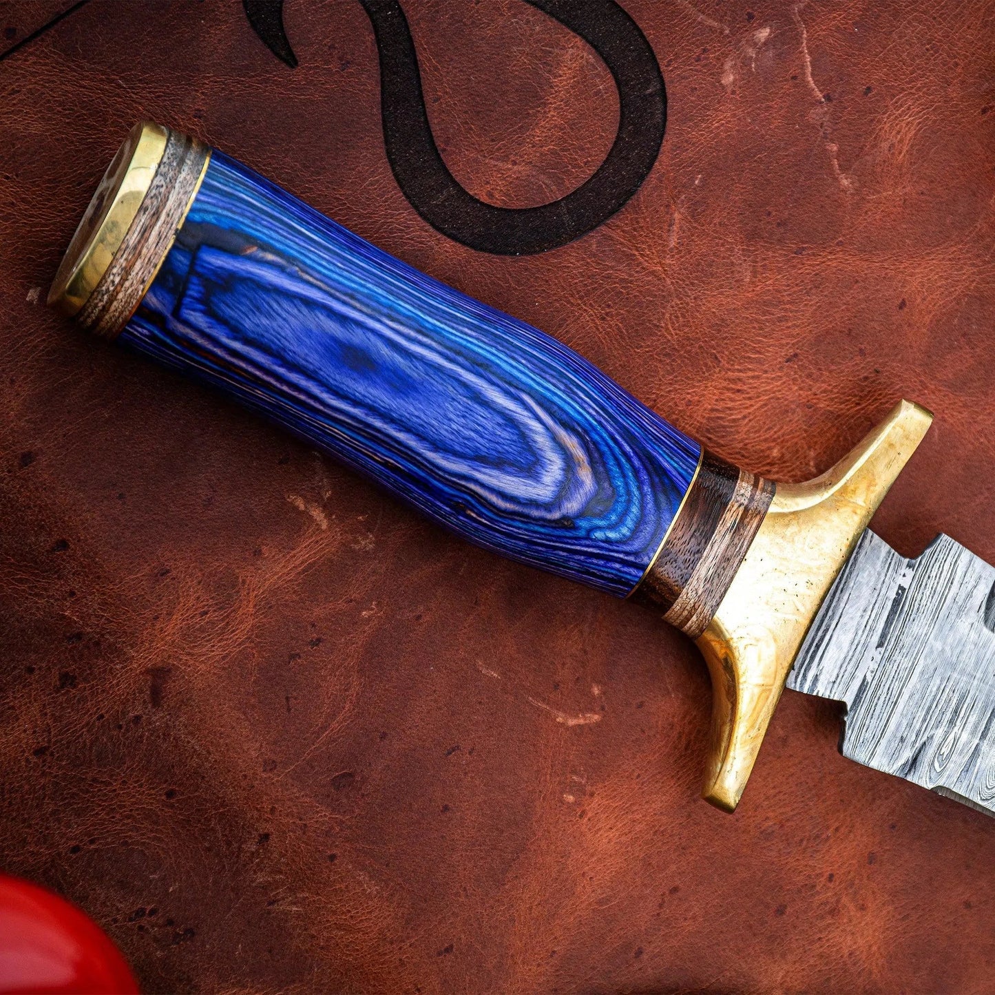 Adaga Artesanal Artemano em Aço Damasco 256 Camadas com Cabo em Pakkawood