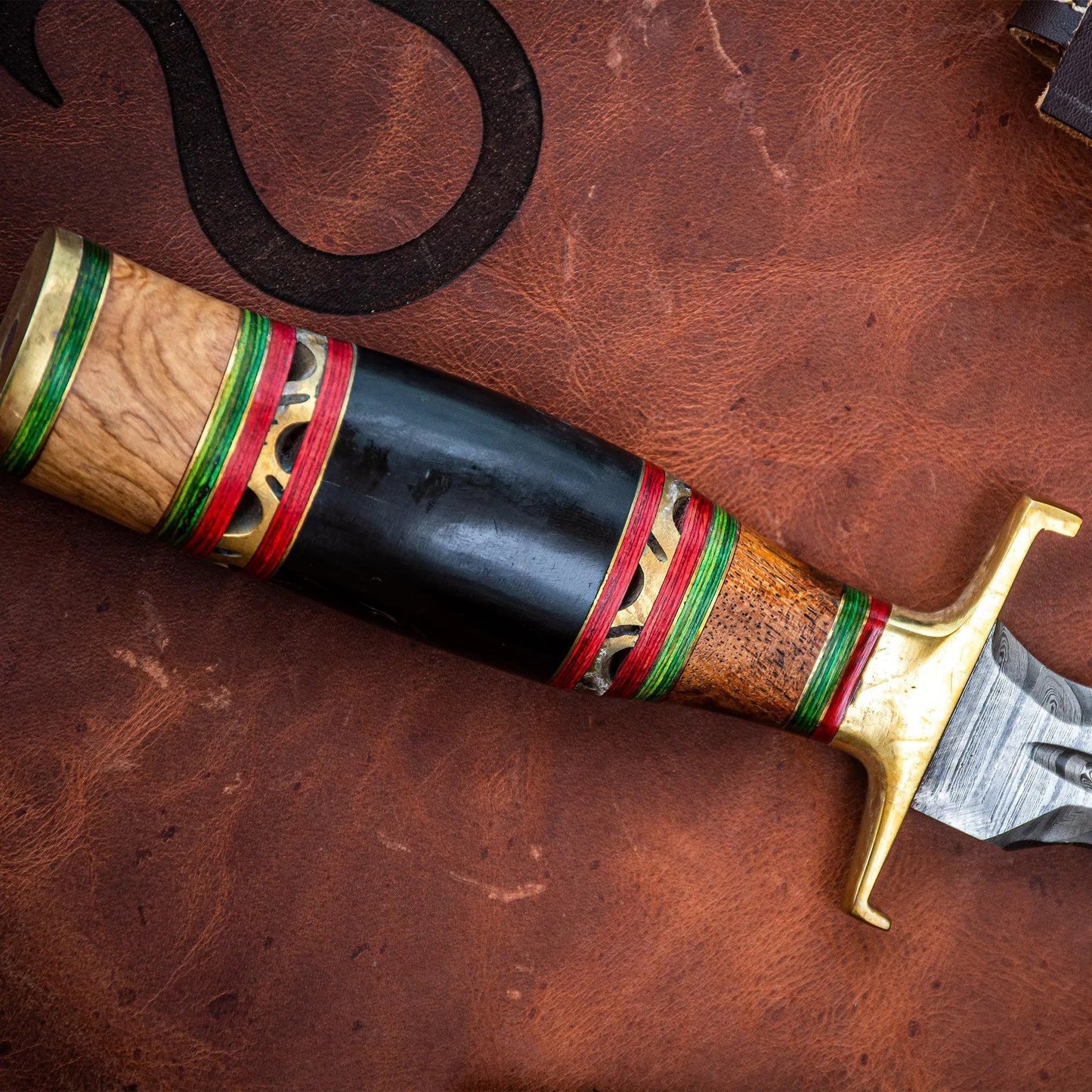 Adaga Kris Artesanal Artemano em Aço Damasco 256 Camadas com Cabo em Pakkawood