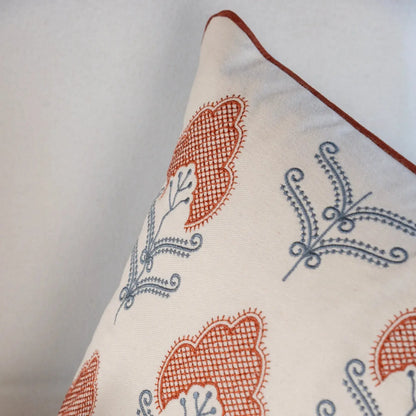 Almofada Sarja Cru 52x52 Bordado Terracota Fino Indiano Rajah