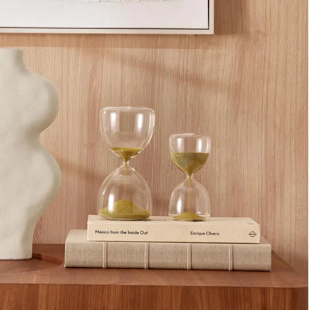 Ampulheta em Vidro com Areia 15 Minutos Dourada 16x08cm Mart