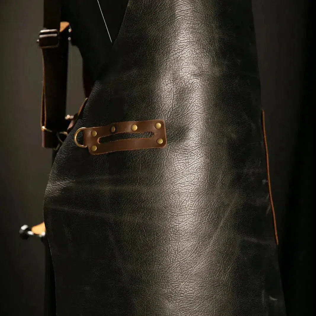 Avental Artemano em Modelo Carnívoro Preto Estonado