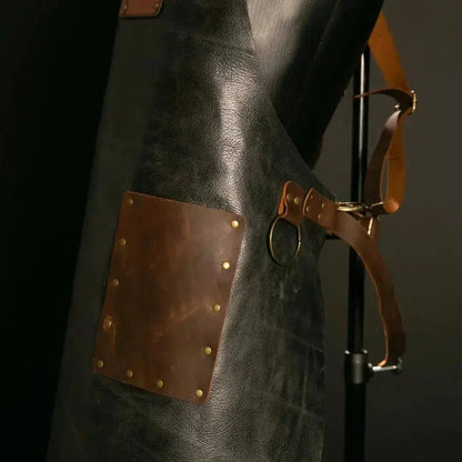 Avental Artemano em Modelo Carnívoro Preto Estonado