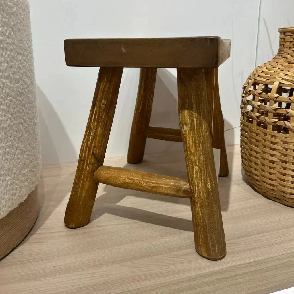 Banco em Madeira 31x34,5x22,5cm Mart
