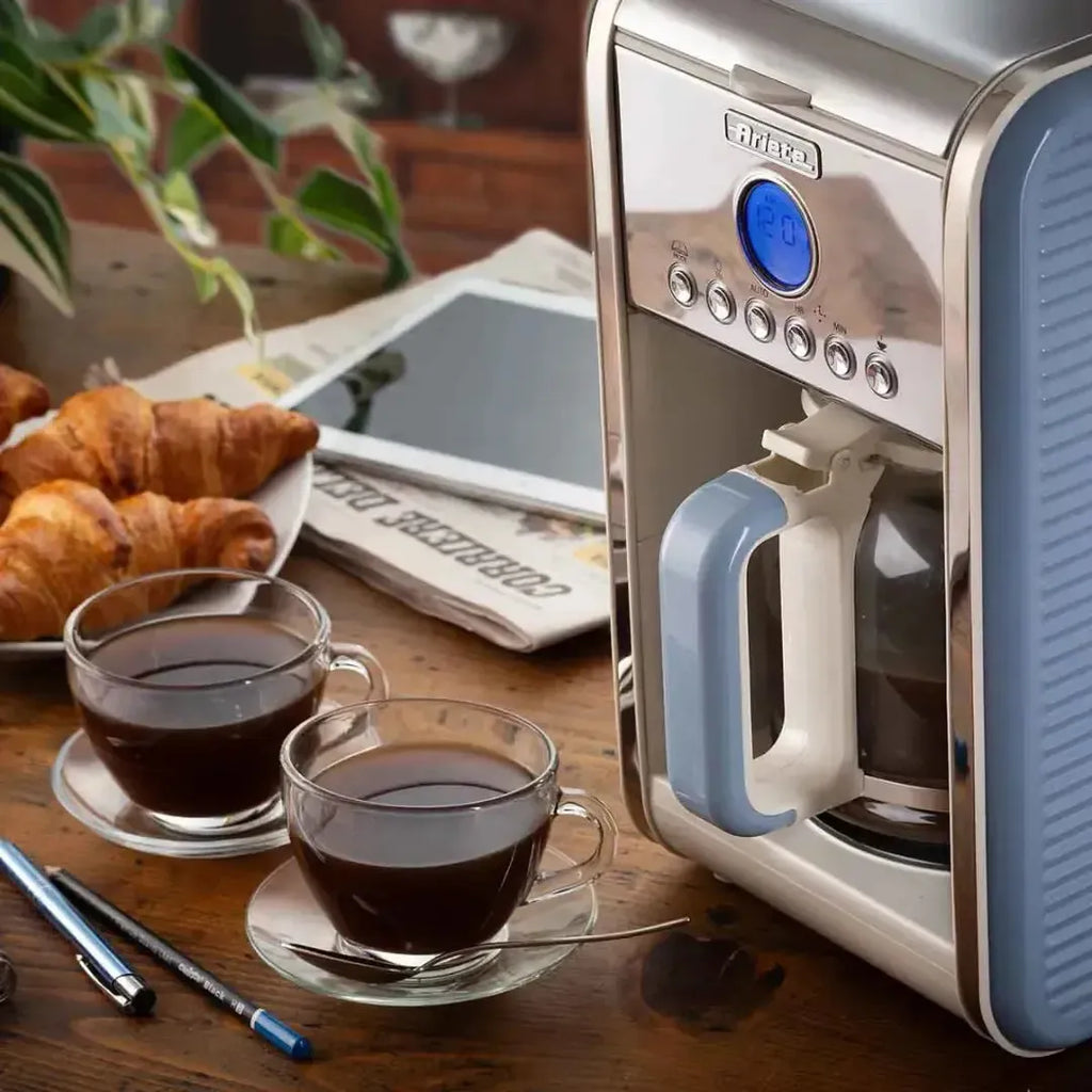 Cafeteira Vintage Azul 4 a 12 Xícaras 220V 900W Ariete