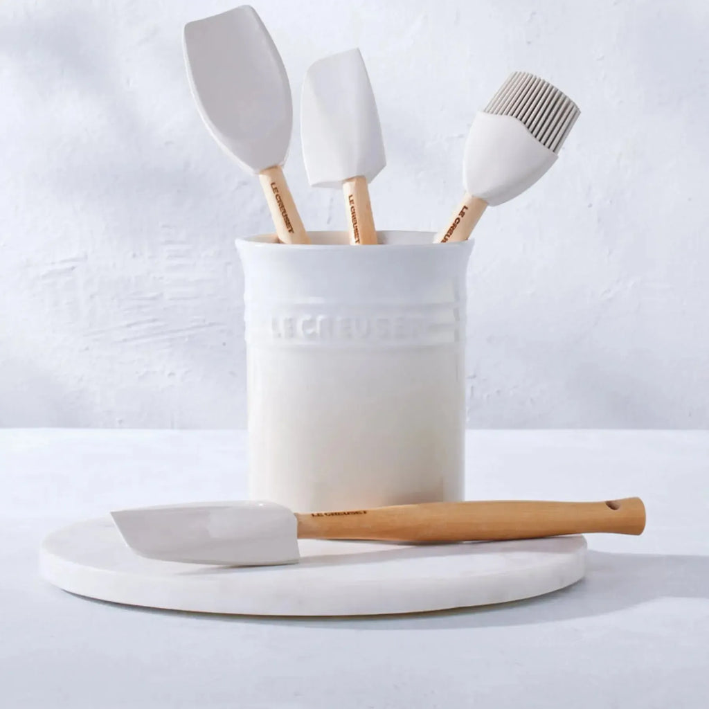 Conjunto 3 Espátulas e 1 Pincel Craft com Porta Utensílios Cerâmica Clássico Meringue 1,1L Le Creuset