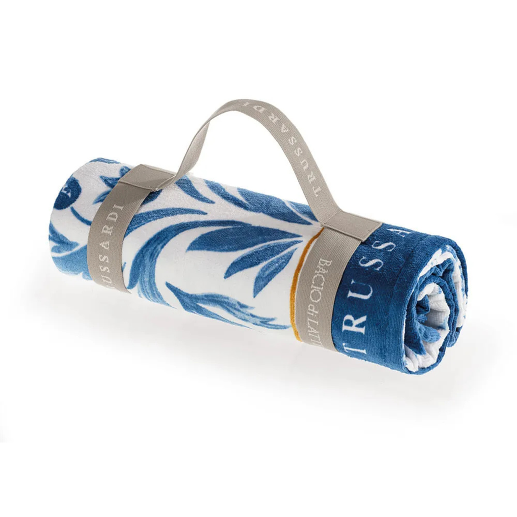 Toalha de Praia Arabescos Trussardi + Bacio di Latte