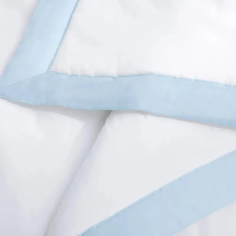 Edredom Baby Dolce 100% Algodão Egípcio Branco / Soft Blue Trussardi