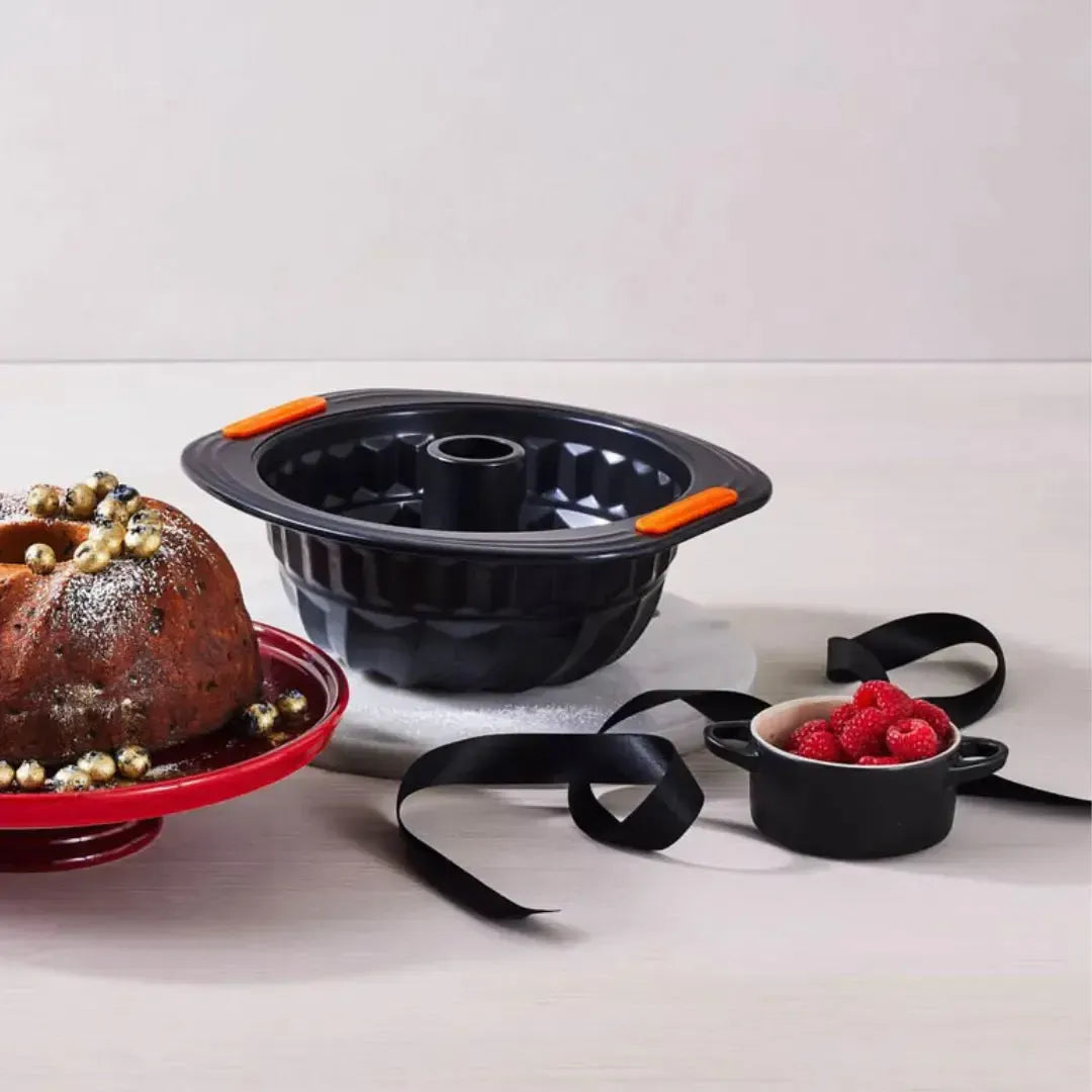 Forma Redonda Alta Vazada 22cm Metal Bakeware Le Creuset