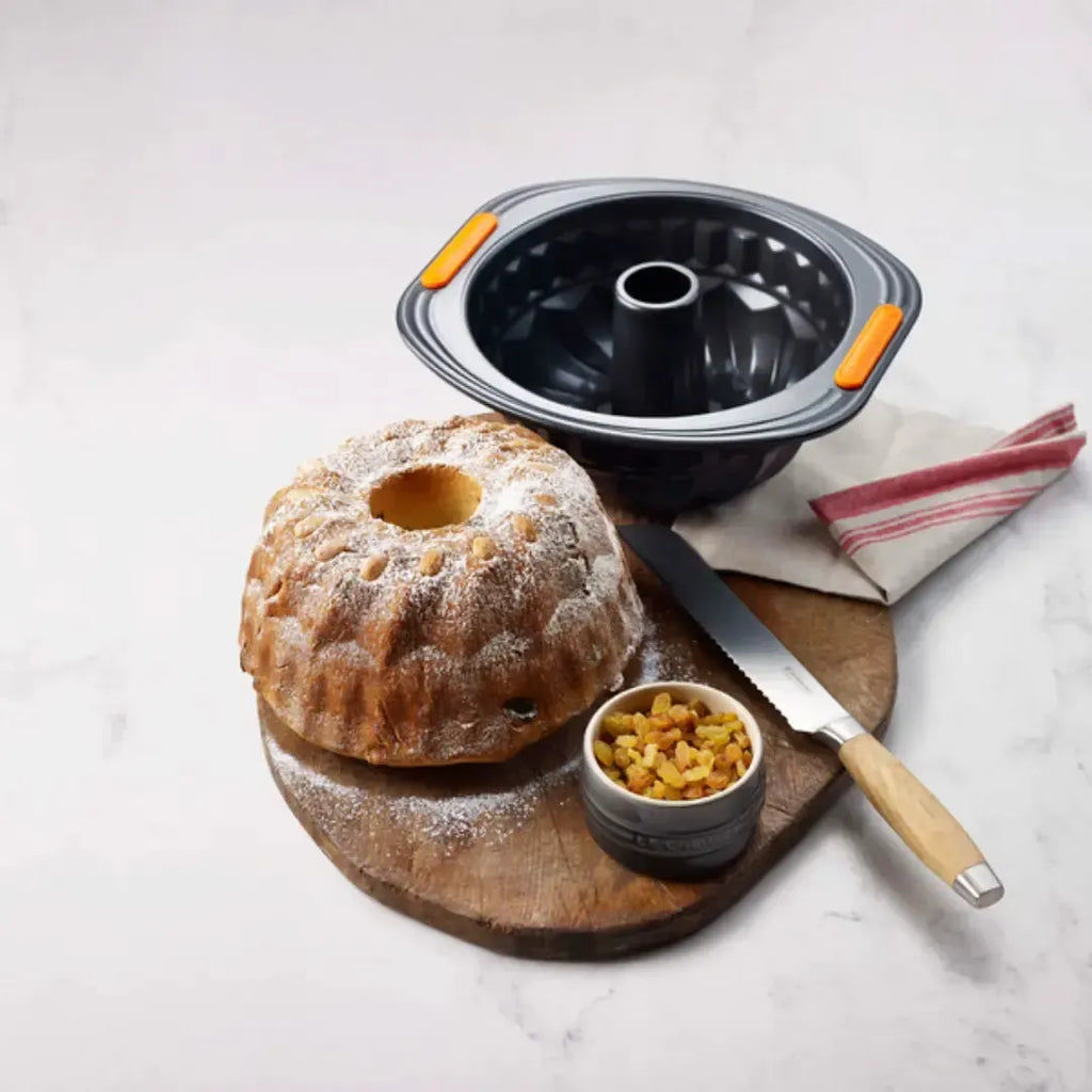Forma Redonda Alta Vazada 22cm Metal Bakeware Le Creuset