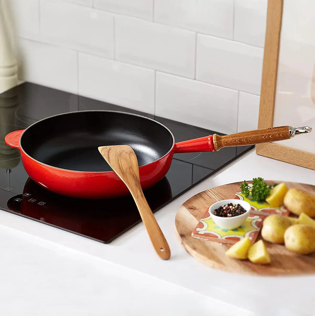 Frigideira Sauté com Cabo de Madeira 28cm Laranja Le Creuset