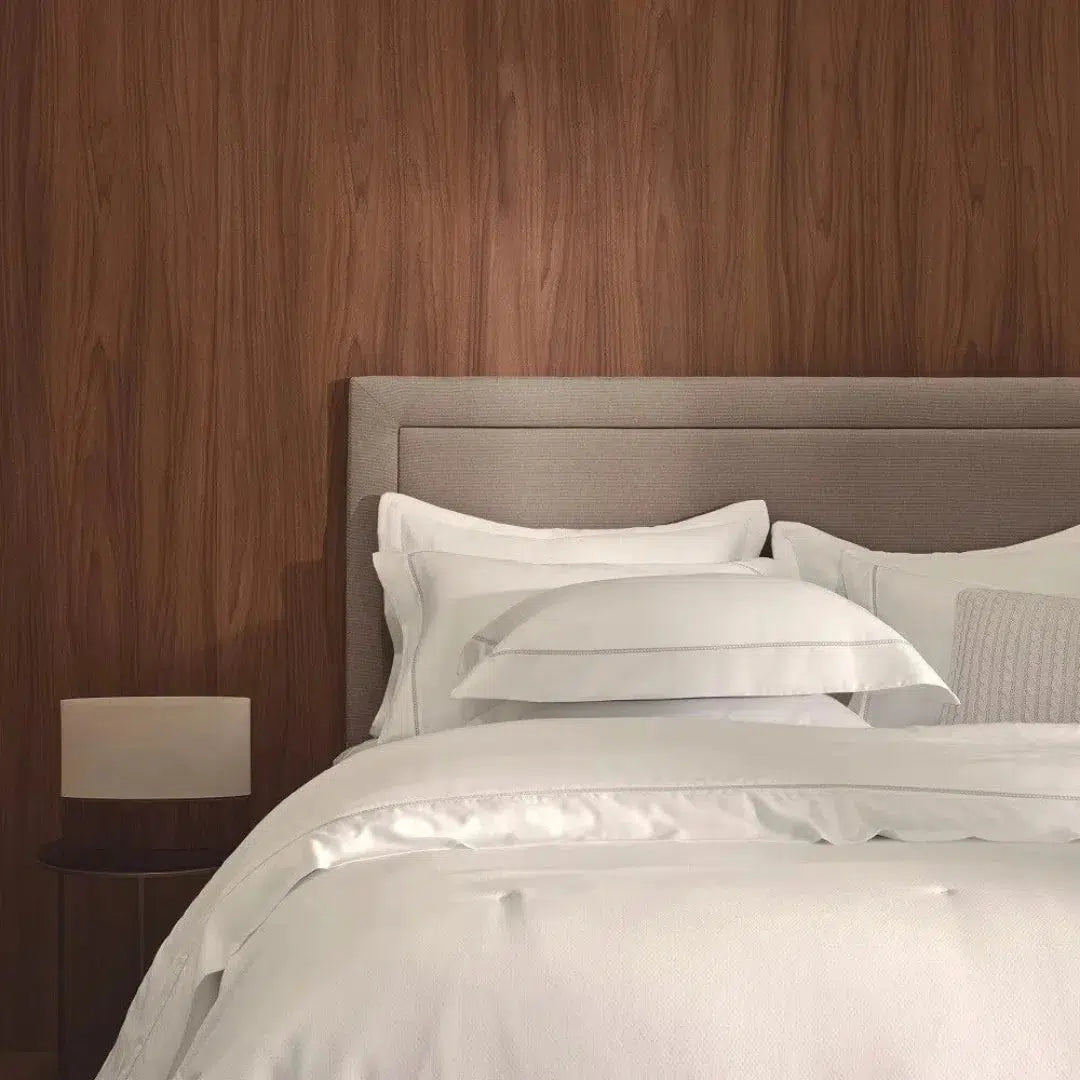 Fronha Portello 300 Fios 100% Algodão Egípcio Branco 50x70cm Trussardi