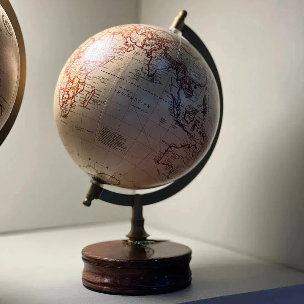 Globo Terrestre para Decoração Bege Retrô Grande - Base Redonda de Madeira