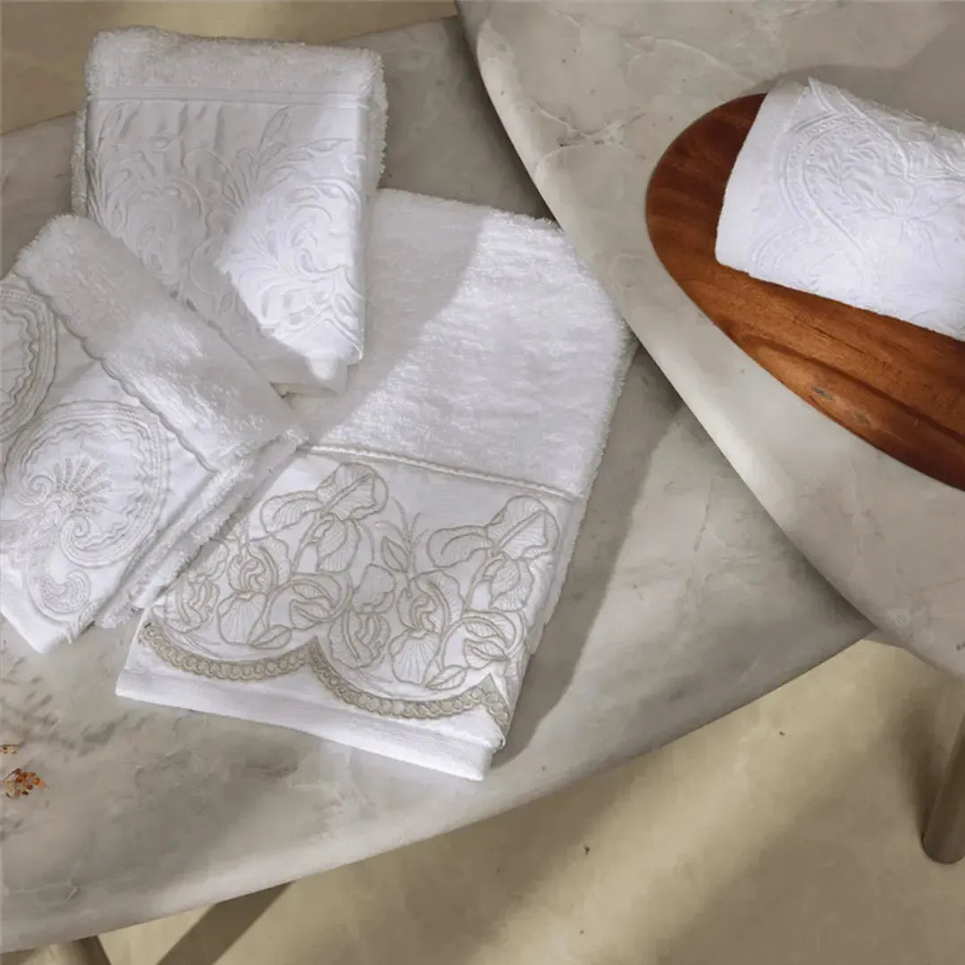 Jogo 2 Toalhas Lavabo Raffinato Bordado Branco Sortido Trussardi