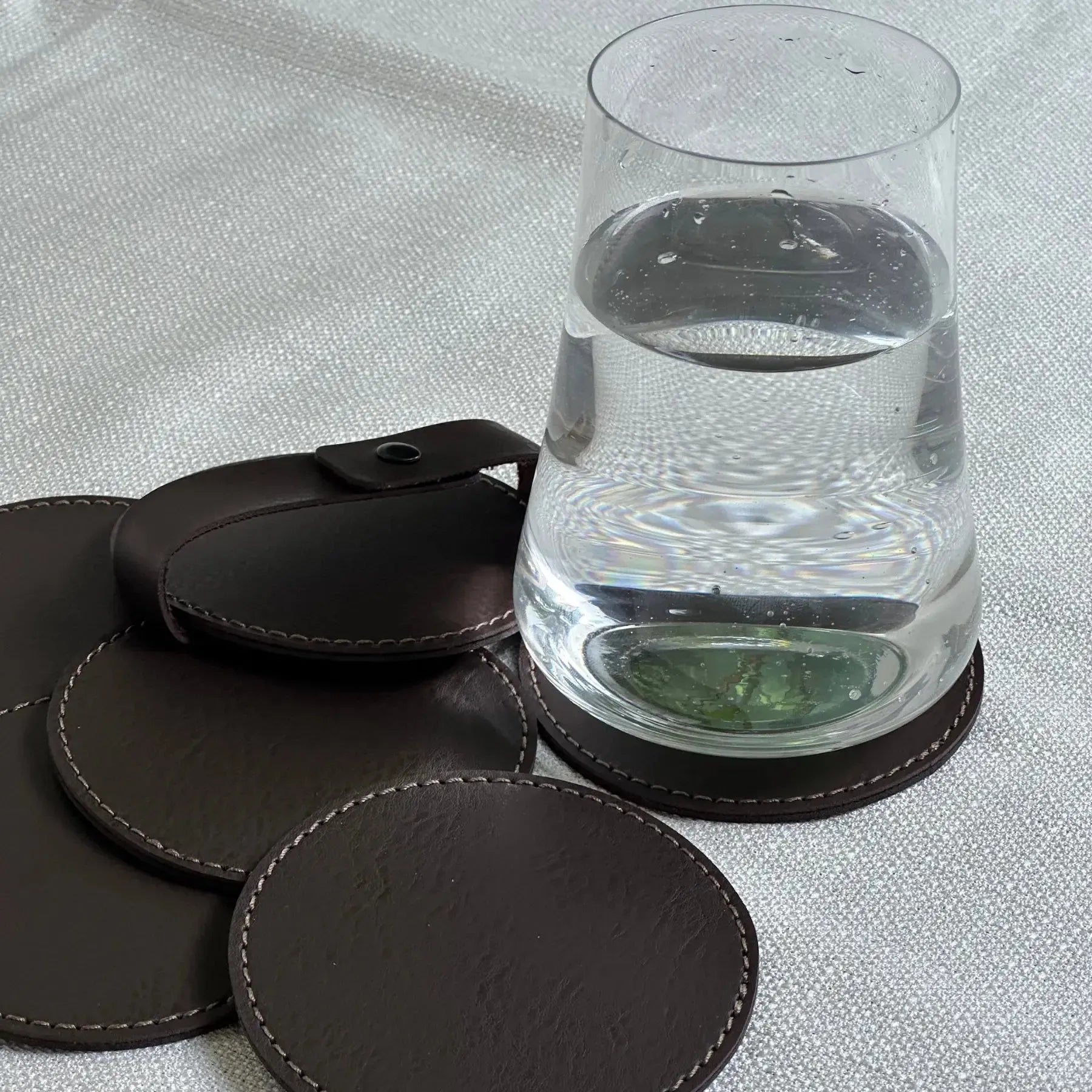 Jogo 4 Porta Copos Redondo Couro Vegano Montana Preto
