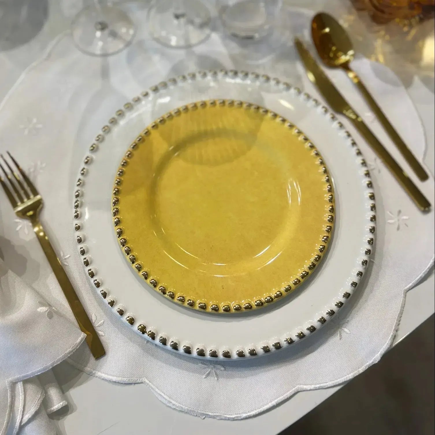 Jogo 6 Pratos de Sobremesa Cerâmica Brasilis Branco com Filete de Ouro 20cm Scalla