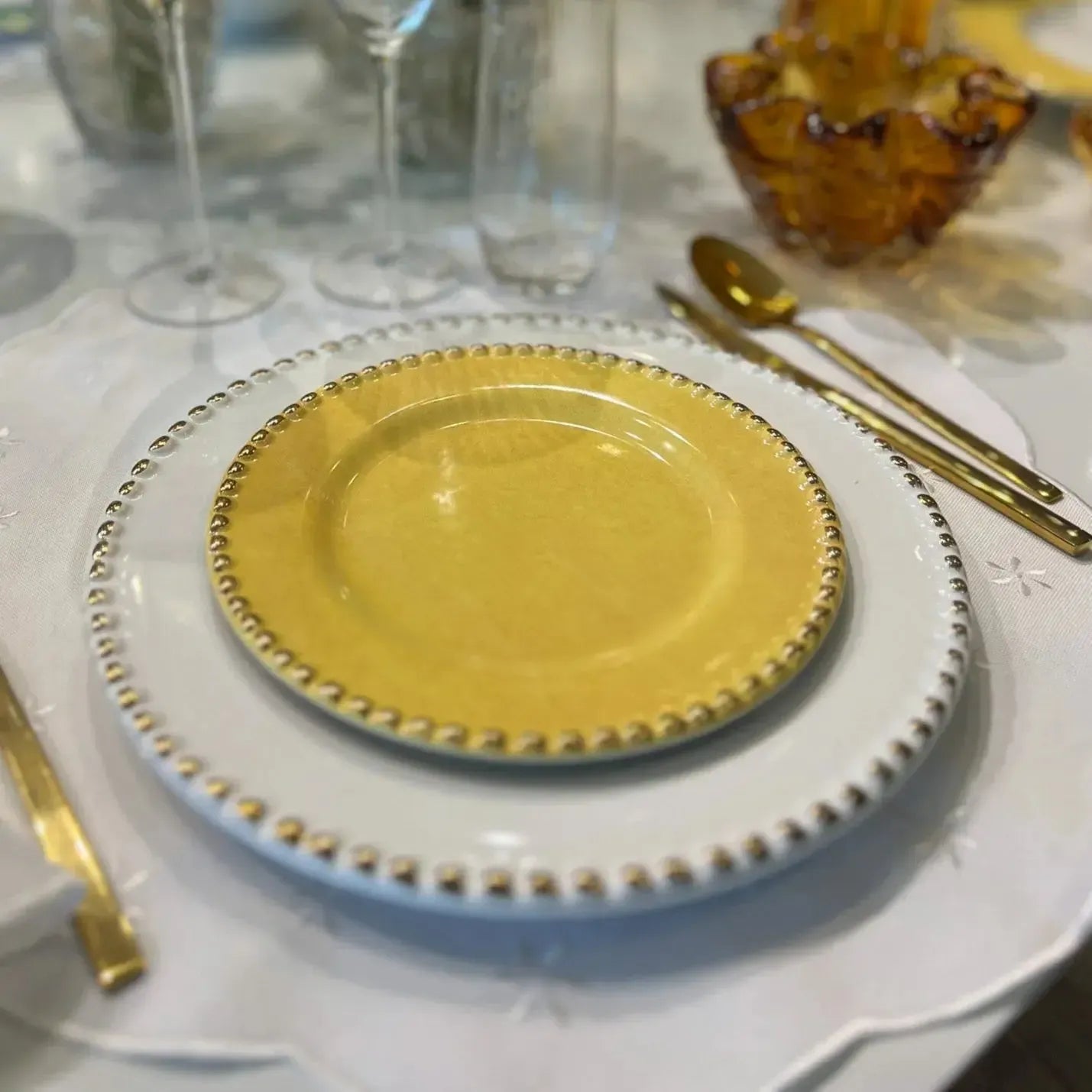 Jogo 6 Pratos de Sobremesa Cerâmica Brasilis Branco com Filete de Ouro 20cm Scalla