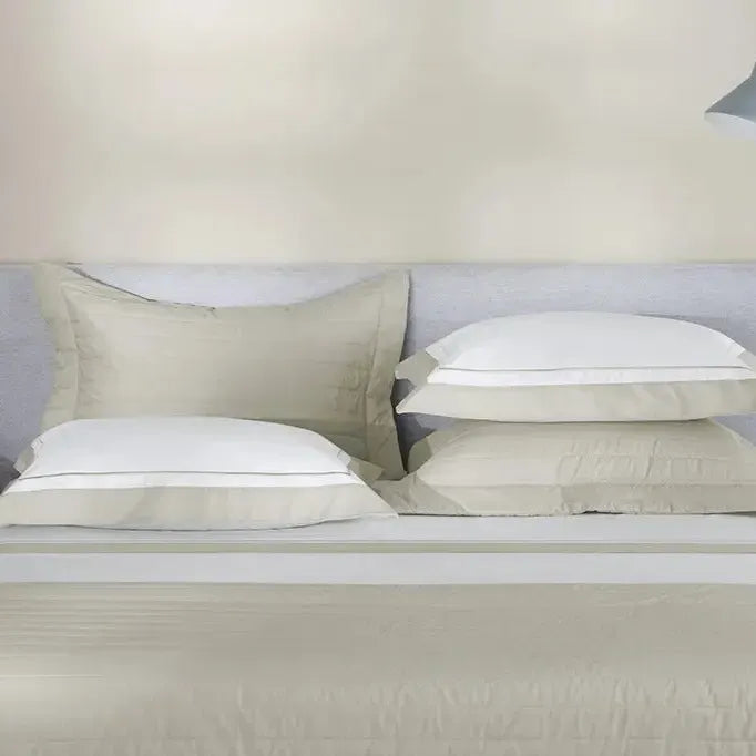 Jogo de Cama Solteiro Fiesole 4 Pçs 200 Fios 100% Algodão Branco / Grigio Trussardi