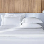 Jogo de Cama Queen Menfi 4 Pçs 200 Fios 100% Algodão Branco / Cinza Trussardi