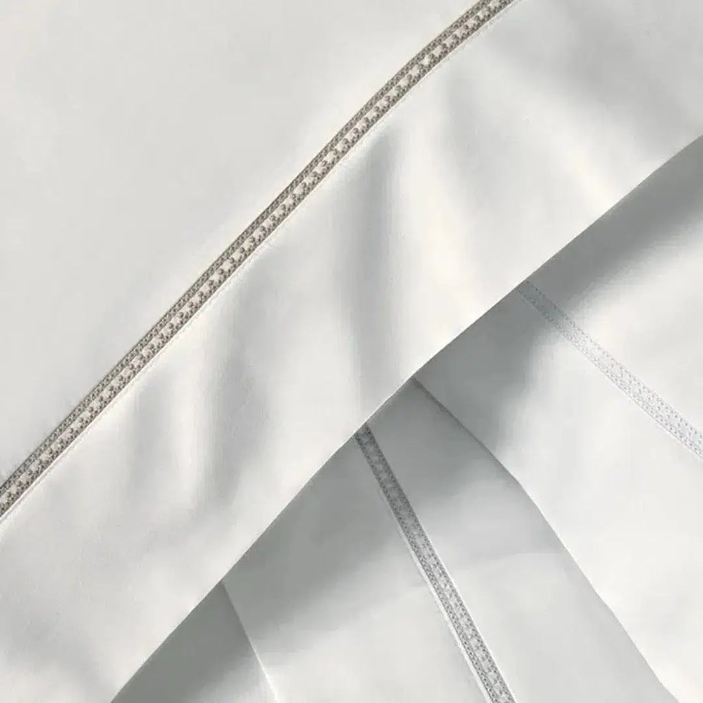 Jogo de Cama Casal Portello 4 Pçs 300 Fios 100% Algodão Egípcio Branco / Legno Trussardi
