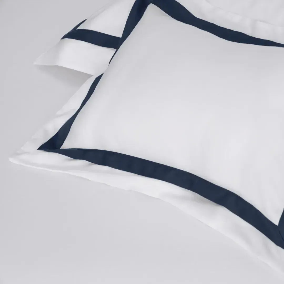 Jogo de Cama Queen Vercelli 4 Pçs 300 Fios 100% Algodão Egípcio Branco / Azul Siciliano Trussardi