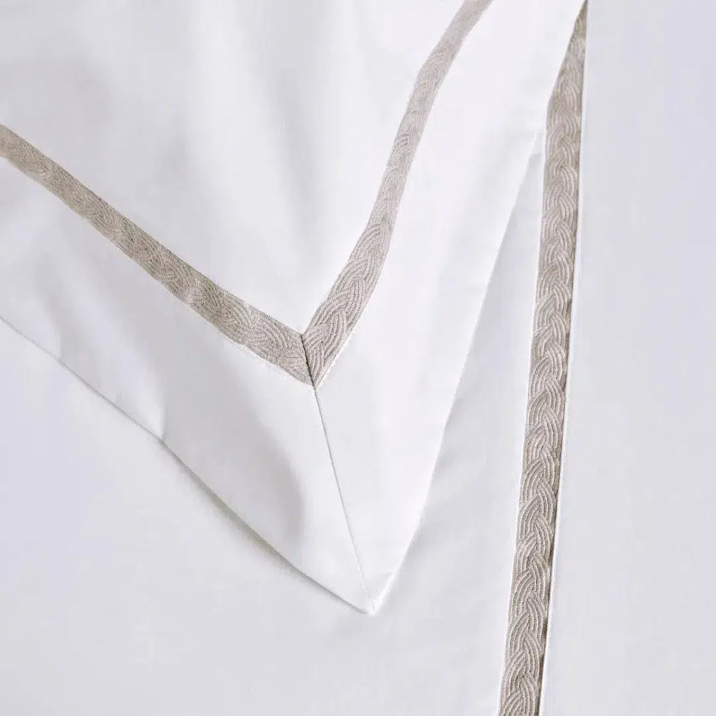 Jogo de Cama Queen Figoli 4 Pçs 200 Fios Percal 100% Algodão Branco / Legno Trussardi
