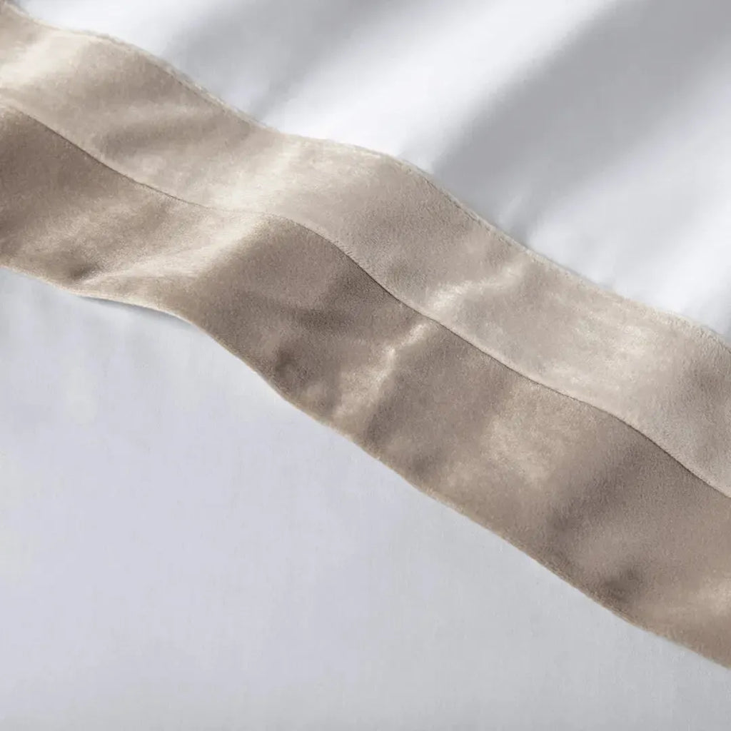 Jogo de Cama Queen Giuliano 4 Pçs 300 Fios Cetim 100% Algodão Egípcio Legno / Nocciola Trussardi