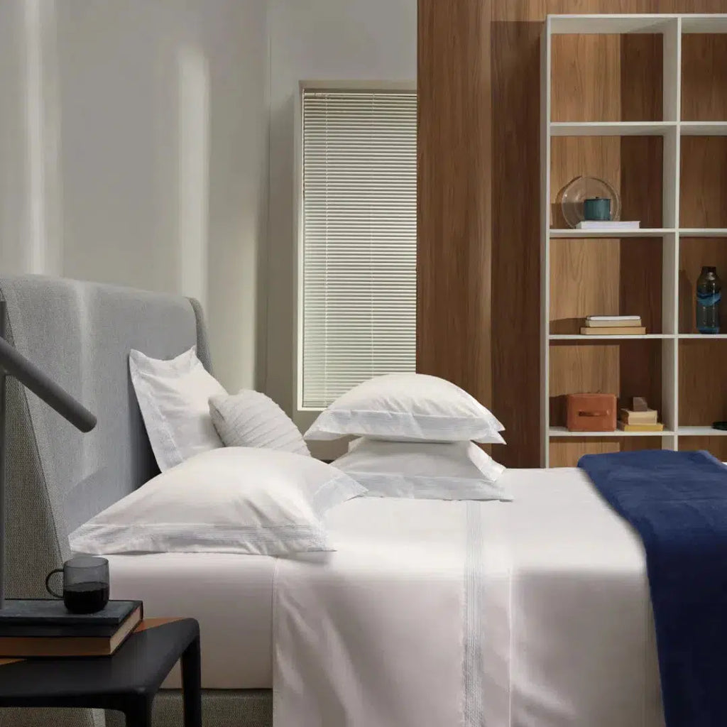 Jogo de Cama Queen Bertoni 4 Pçs 200 Fios Percal 100% Algodão Branco Trussardi