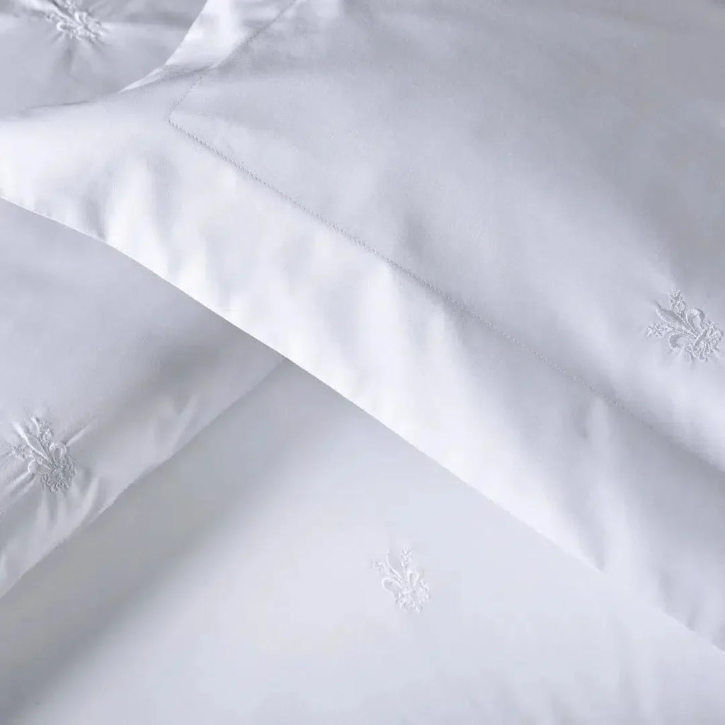 Jogo de Cama Queen Florim 4 Pçs 300 Fios Cetim 100% Algodão Egípcio Branco Trussardi