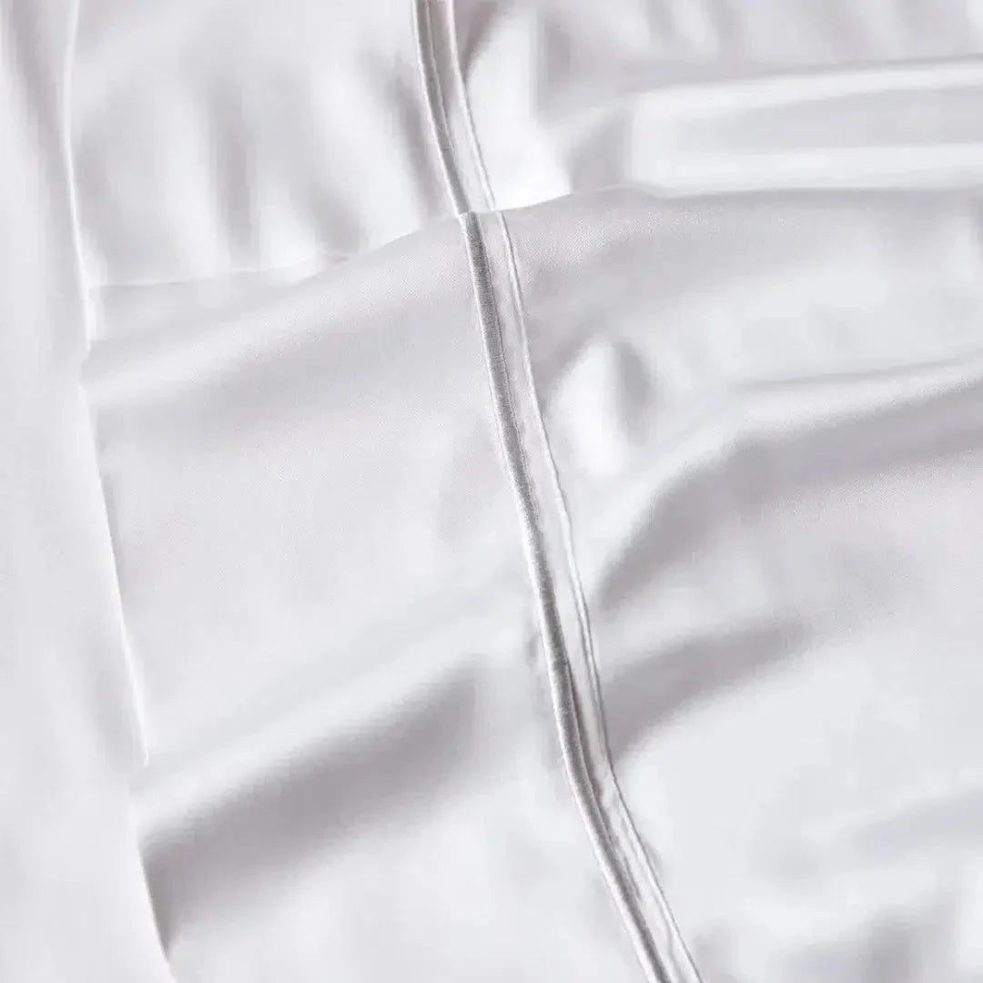 Jogo de Cama Casal Girelli 4 Pçs 300 Fios 100% Bambu Branco / Platino Trussardi