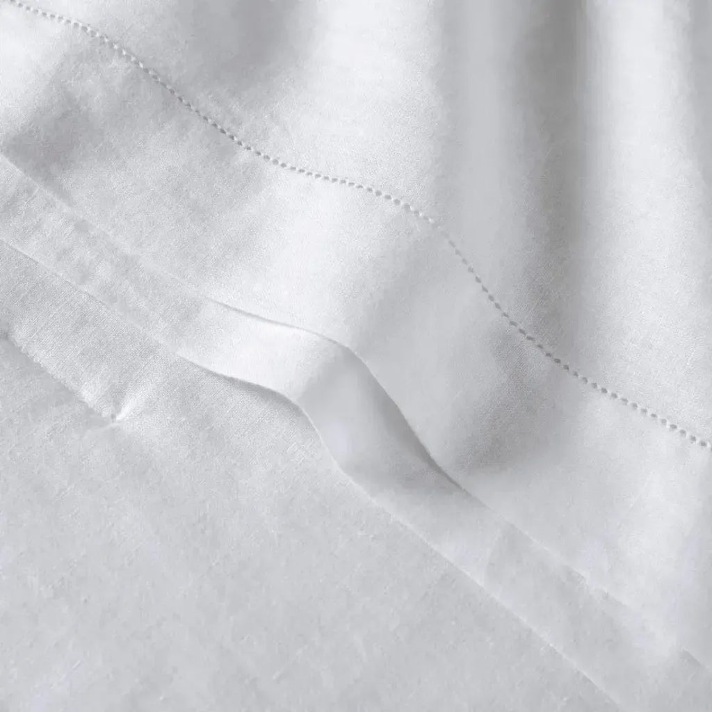 Jogo de Cama Queen Vasari 4 Pçs 100% Linho Branco Trussardi