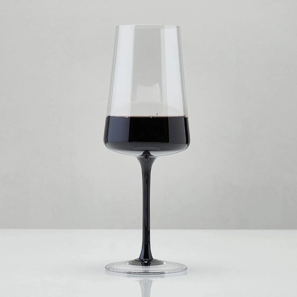 Kit com 2 Taças de Vinho em Vidro Cristalino Linha Coloratta com Haste Preta 500ml Artemano