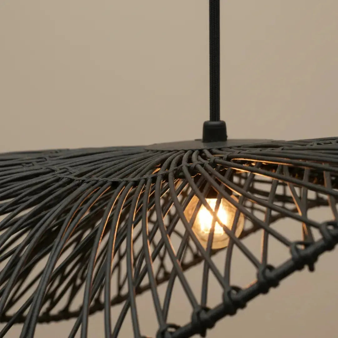 Luminária Artesanal Rattan Preto Orgânica Sora 40x40x15cm Bahali