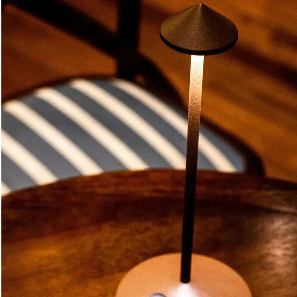 Luminária Portátil de Mesa Corten Giulia