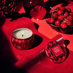 Mini Vela Voluspa Lata Cherry Gloss 25 Horas