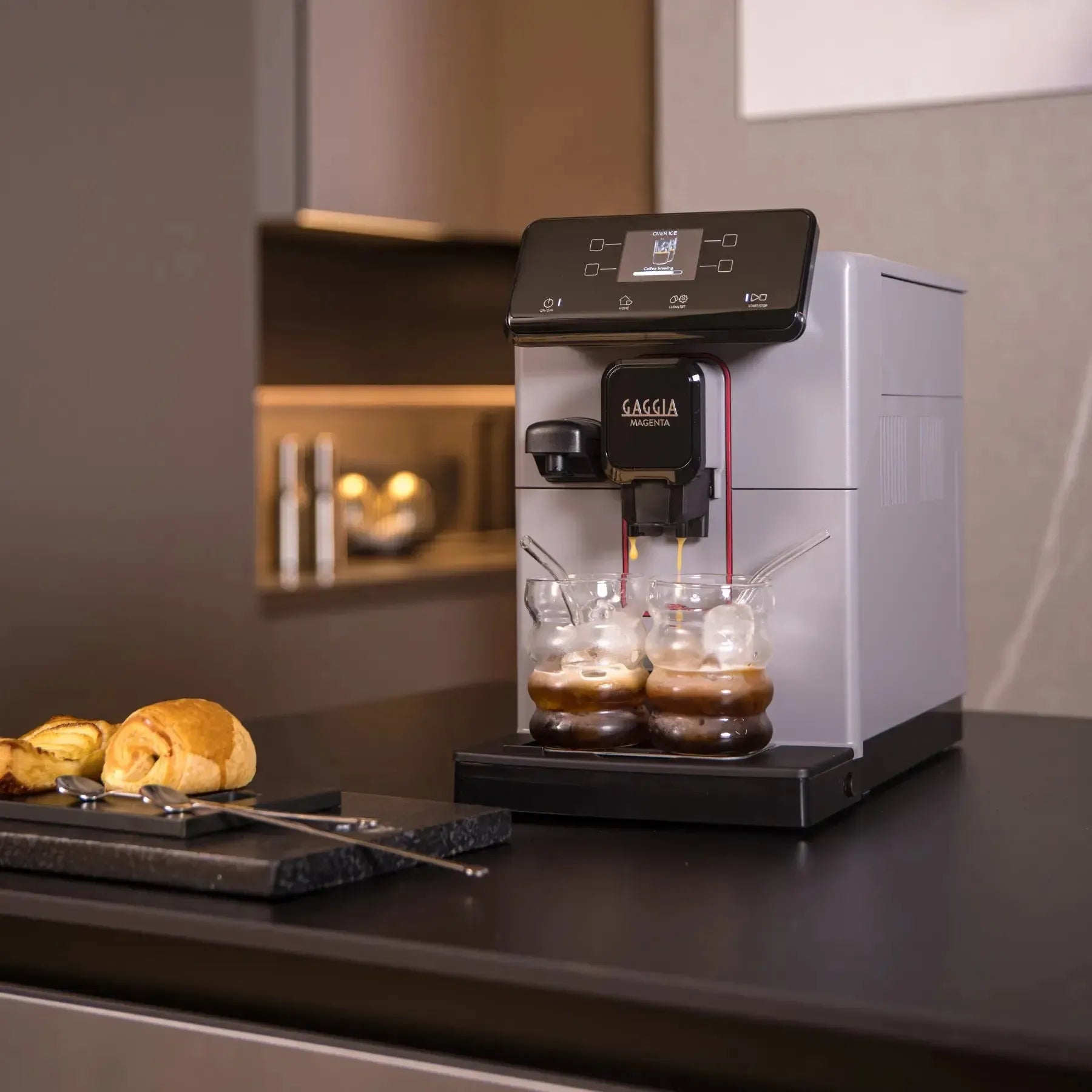 PRÉ-VENDA: Cafeteira Espresso Automática Magenta Prestige Over Ice 127V