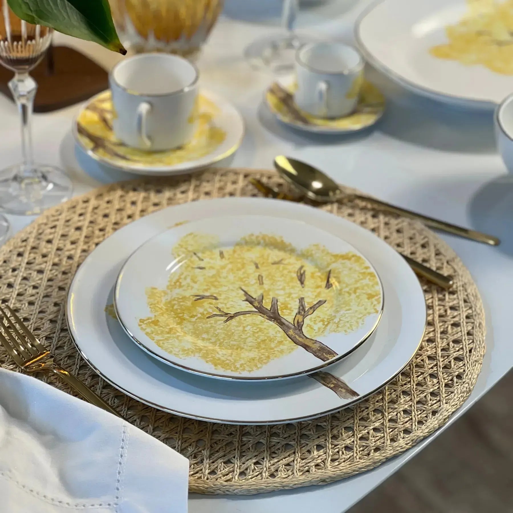 Jogo 6 Pratos de Sobremesa Cerâmica Ypê Colorido com Filete de Ouro 21cm Scalla