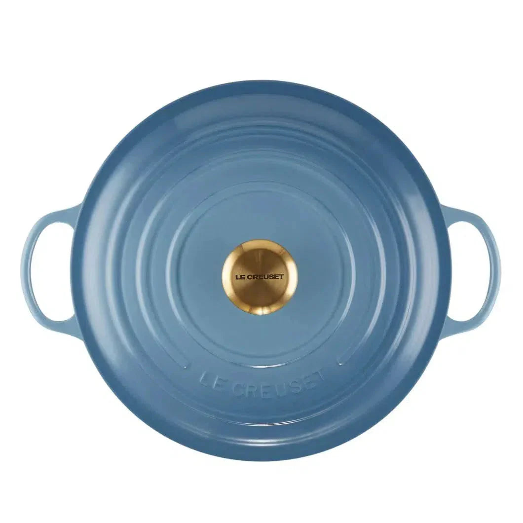 Panela Le Creuset Marmita Signature Chambray com Pegador Dourado 32cm