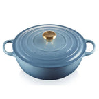 Panela Le Creuset Marmita Signature Chambray com Pegador Dourado 32cm