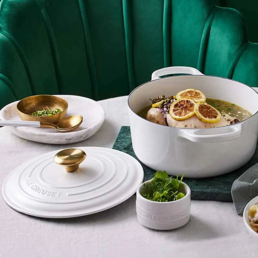 Panela Le Creuset Redonda Signature Branca com Pegador Dourado 4,2L 24cm