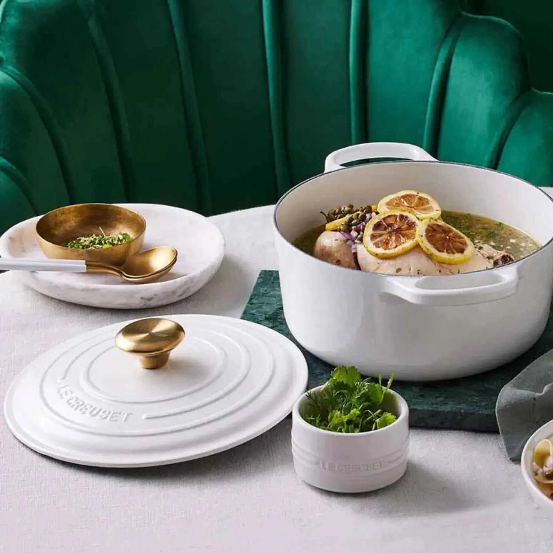 Panela Le Creuset Redonda Signature Branca com Pegador Dourado 4,2L 24cm