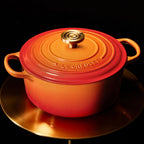 Panela Le Creuset Redonda Signature Flamme Dorée com Pegador Dourado 6,7L 28cm
