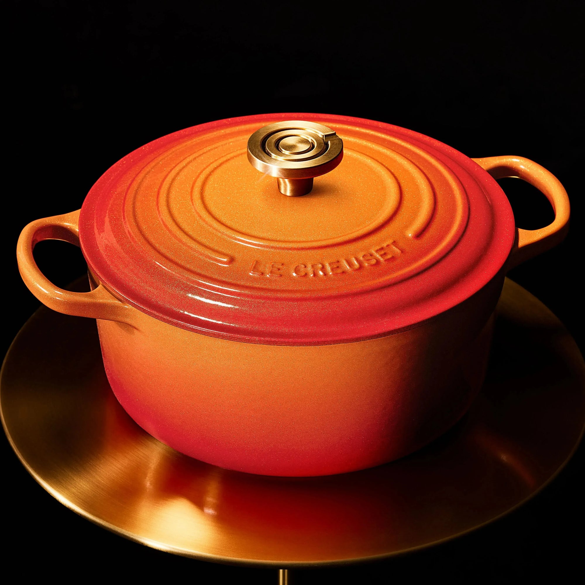 Panela Le Creuset Redonda Signature Flamme Dorée com Pegador Dourado 6,7L 28cm
