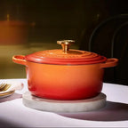 Panela Le Creuset Redonda Signature Flamme Dorée com Pegador Dourado 6,7L 28cm