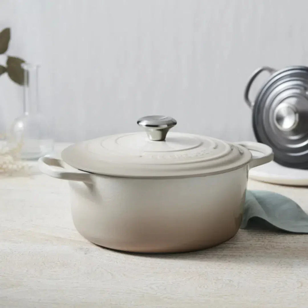 Panela Le Creuset Redonda Signature Meringue 5,3L 26cm