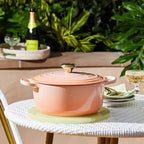 Panela Le Creuset Redonda Signature Peche com Pegador Dourado 2,4L 20cm