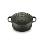 Panela Le Creuset Redonda Signature Thyme com Pegador Dourado 1,8L 18cm