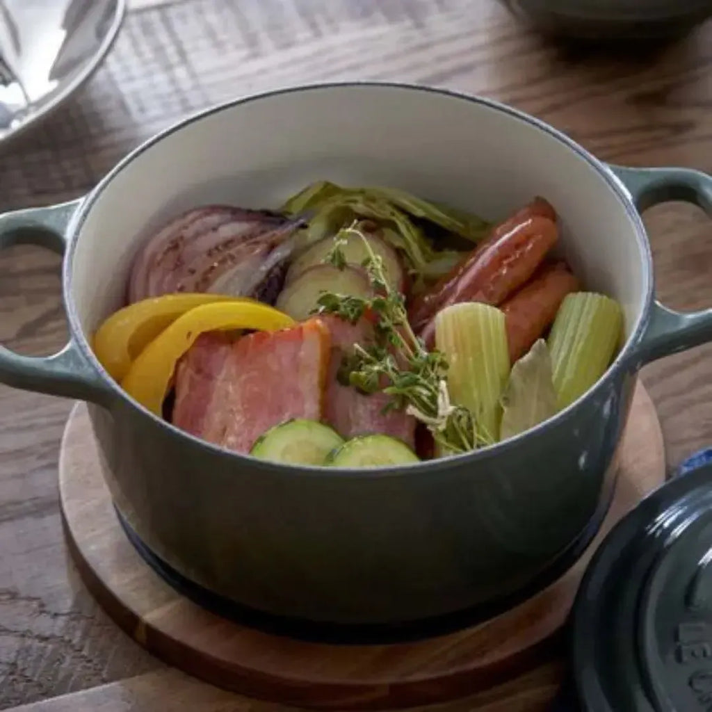Panela Le Creuset Redonda Signature Thyme com Pegador Dourado 2,4L 20cm
