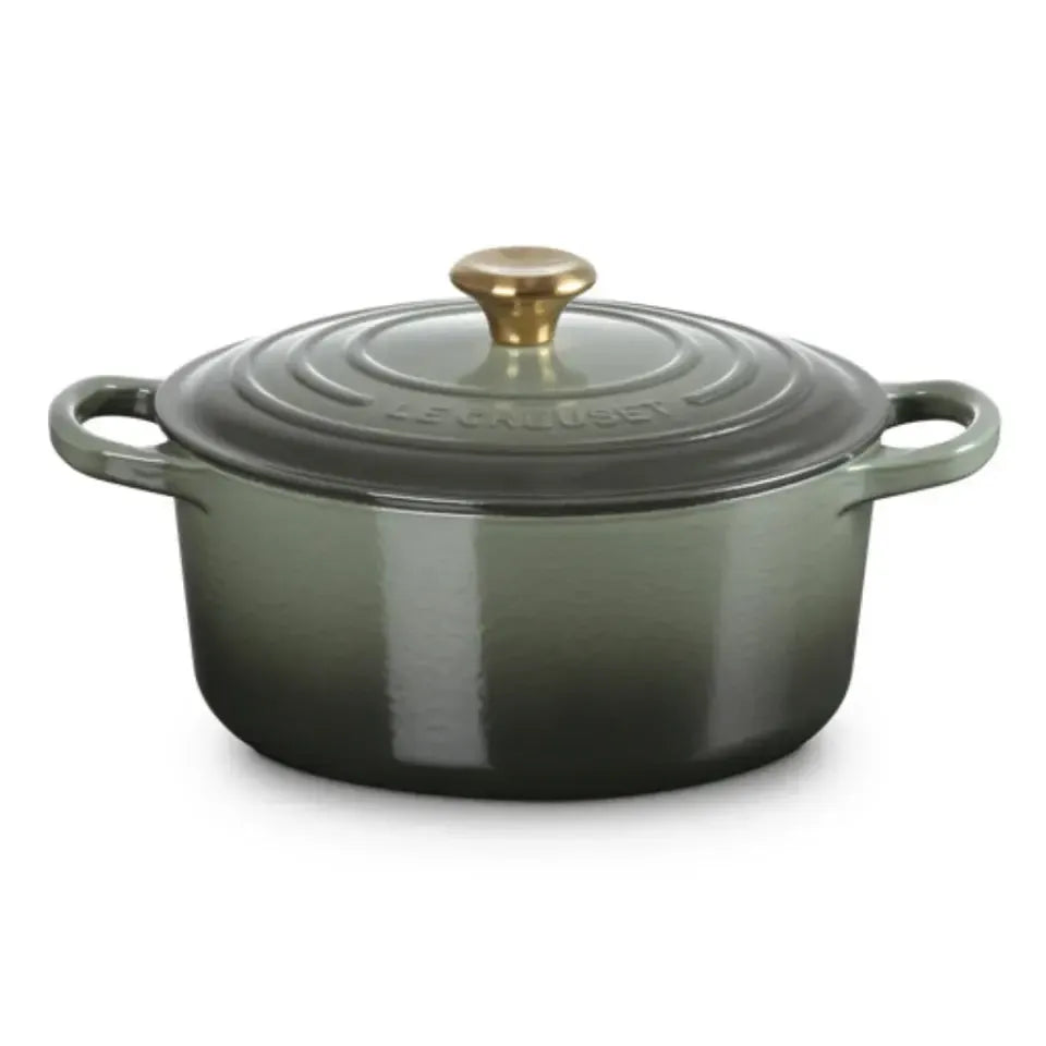 Panela Le Creuset Redonda Signature Thyme com Pegador Dourado 4,2L 24cm